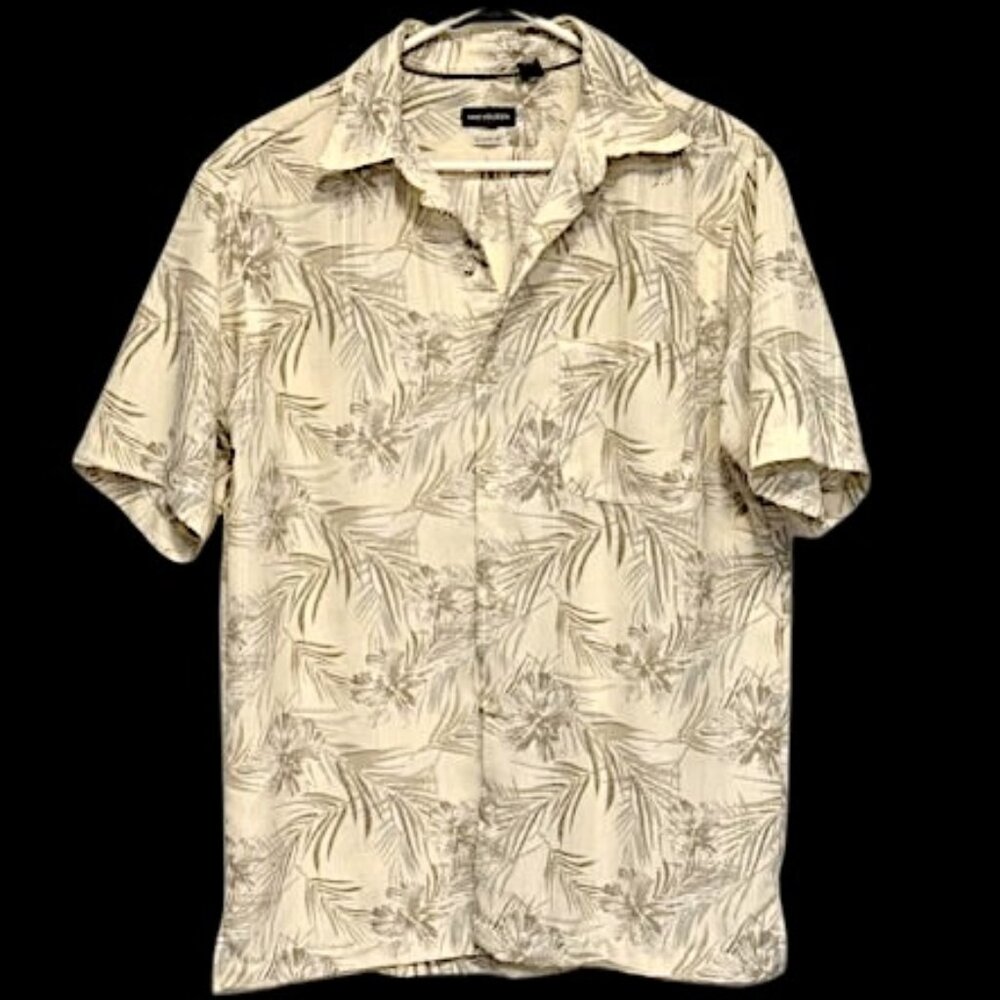 (M) VAN HEUSEN PALM PRINT BUTTON DOWN HAWAIIAN SHIRT